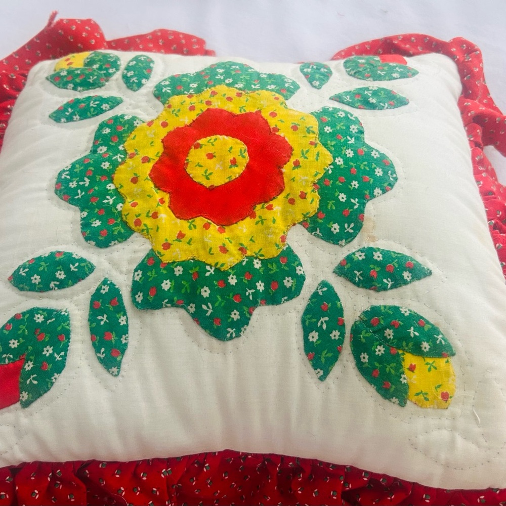 Pillow cover appliquéd flowers